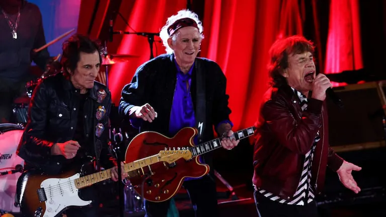 mick-jagger-keith-richards-y-ronnie-wood-en-un-show-de-los-rolling-stones-como-presentacion-de-hackney-diamonds-en-2023-foto-reuters-HLI6K2RDQZGDXI63AAGQ3EZH7Y