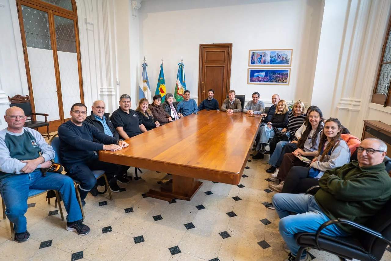 Reunion-organizadores-fiesta-Torta-Frita