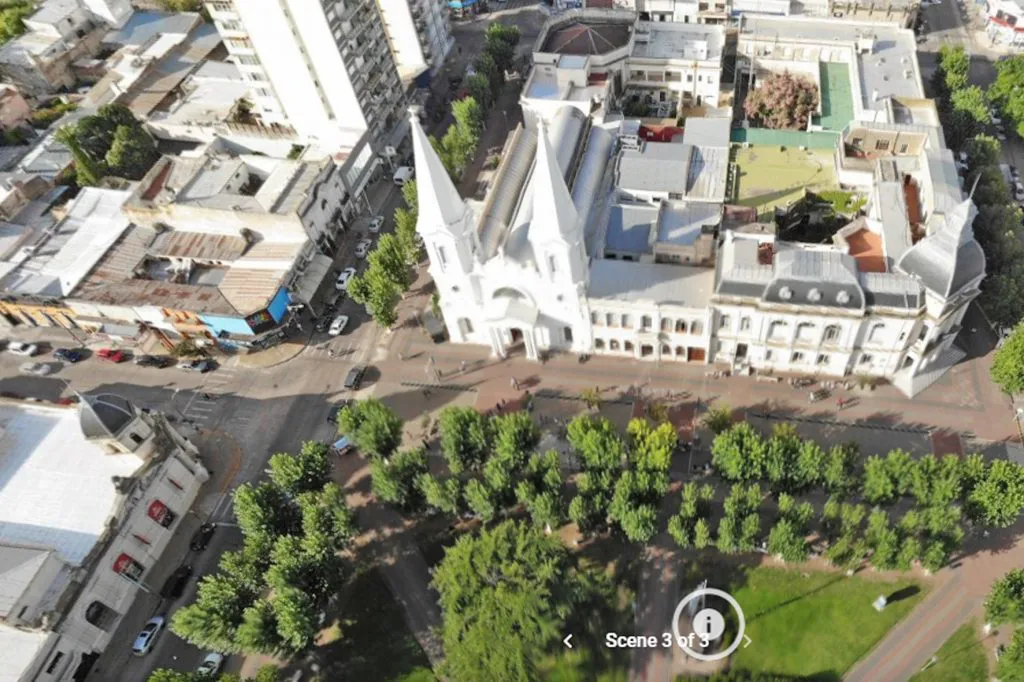 Turismo-Una-Vuelta-a-la-Plaza-1024x682