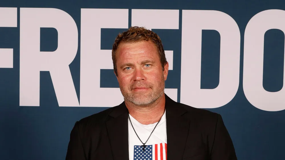 LD_TIM-BALLARD_OFF-PLATFORM