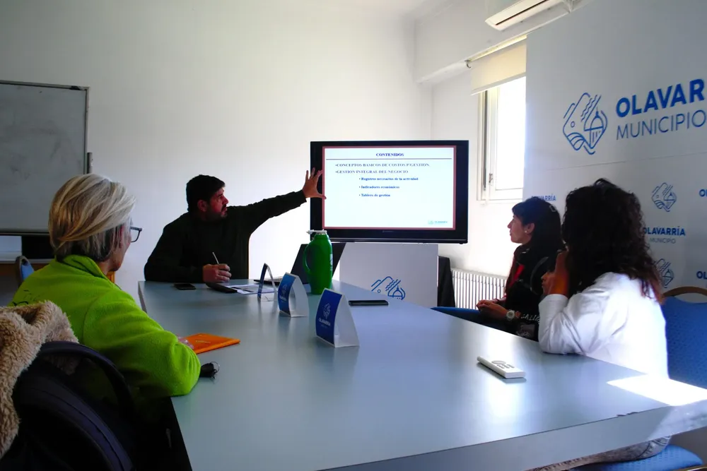 TALLER-EMPRENDEDOR-TEXTIL-2-scaled