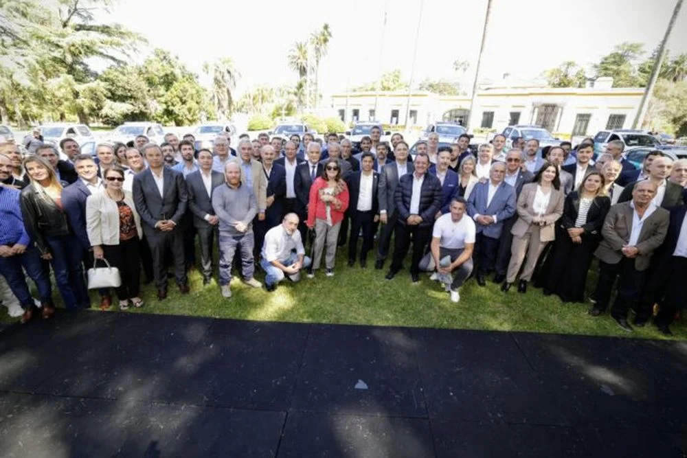 kicillof-junto-intendentes-todas-las-fuerzas