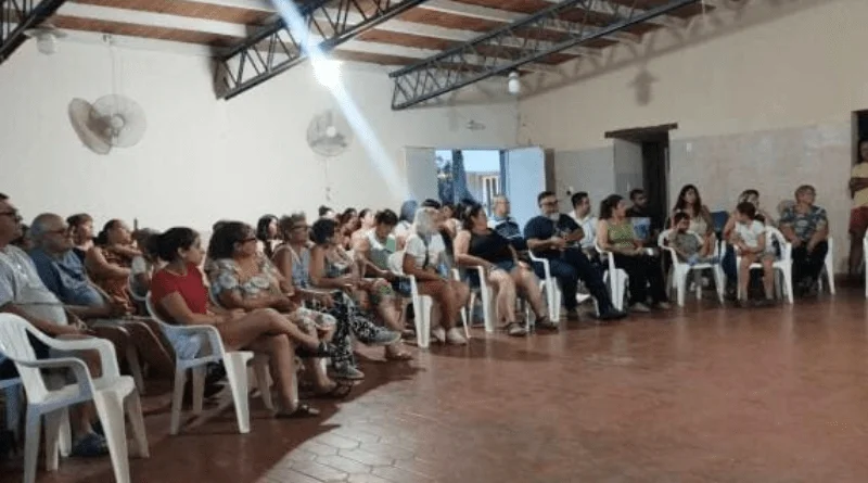 reunion-vecinos-barrio-aoma